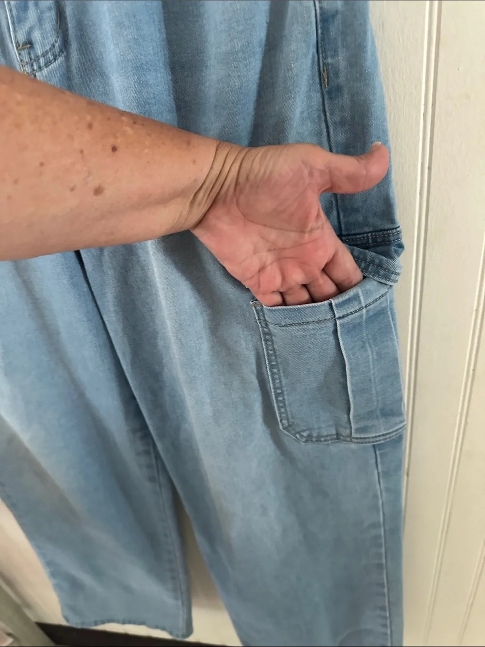 Wax Jean Wide Leg Cargo Jeans in Faded Blue sz 5/27